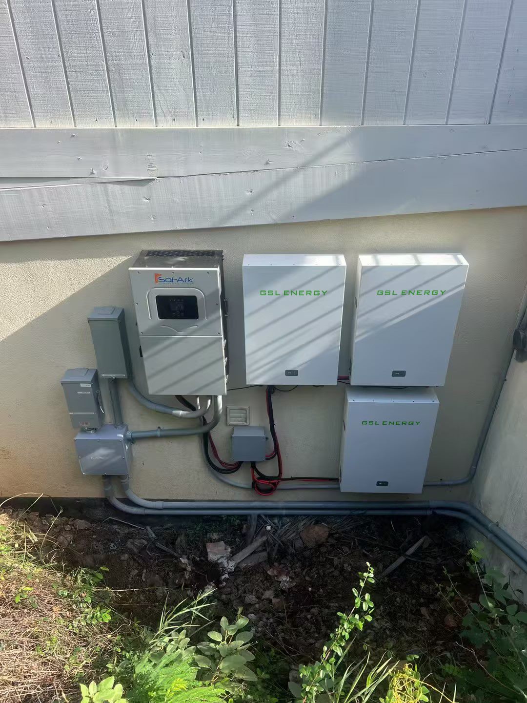 Premium 314Ah LFP battery installed outdoors