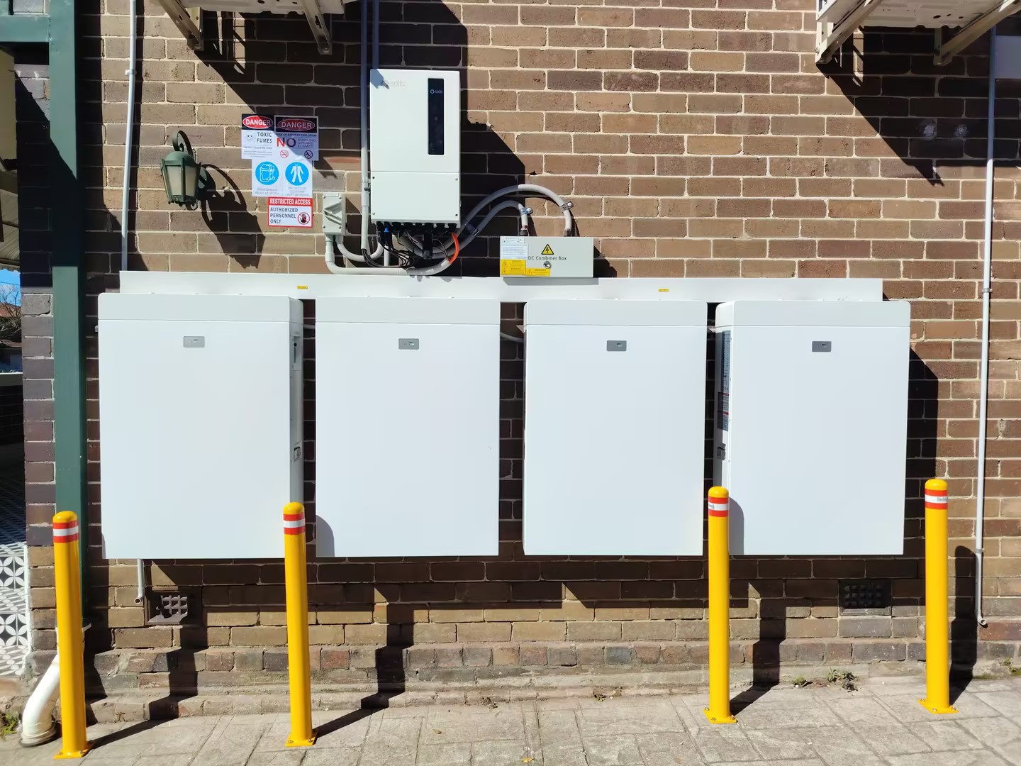 314Ah LFP multi-cabinet IP65 outdoor parallel installation Australia residential project