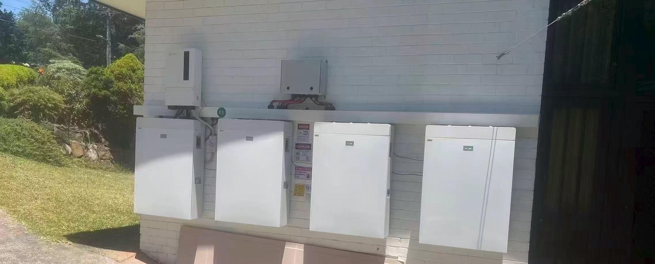 314Ah LFP wall-mount system with hybrid inverter Australia residential installation