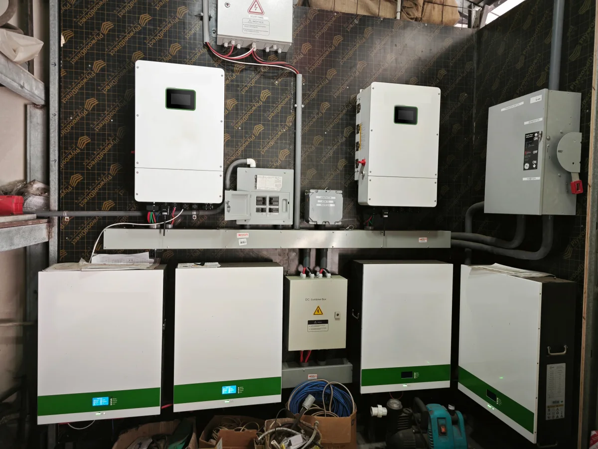 48V hybrid inverter parallel rack layout light commercial high-capacity battery bank